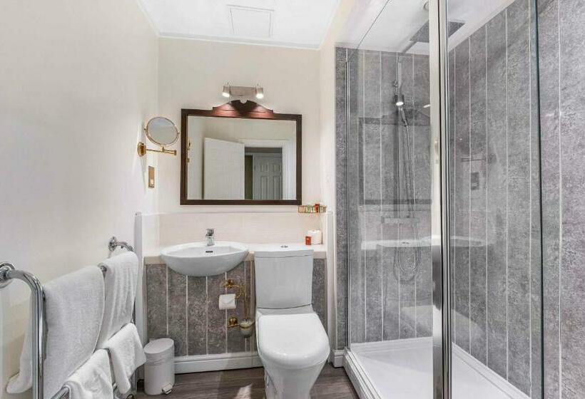 غرفة كلوب, Muthu Belstead Brook