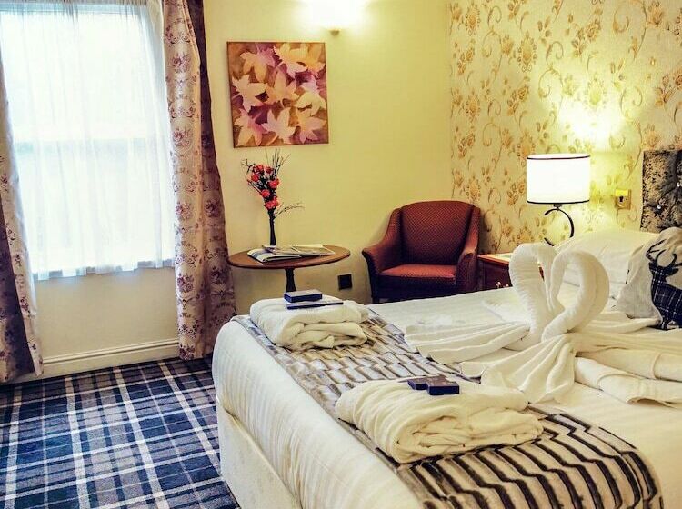 اتاق کلاب, Muthu Belstead Brook