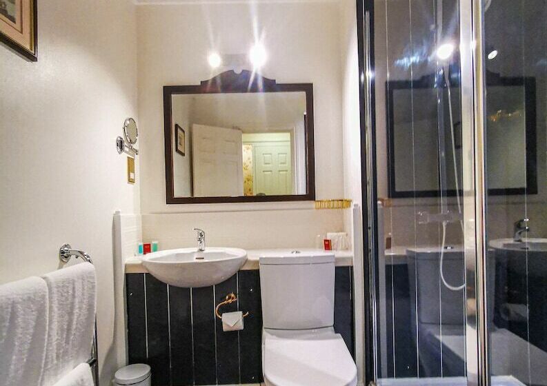 غرفة كلوب, Muthu Belstead Brook