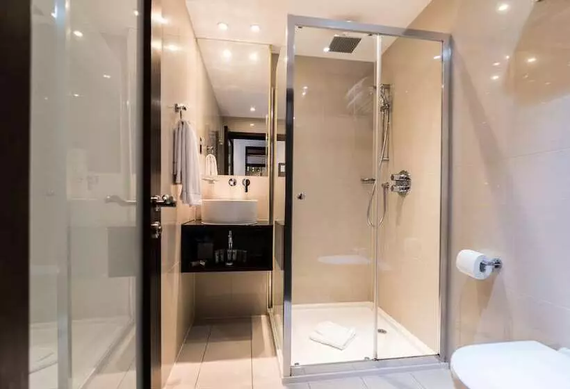 اتاق کلاب یک تخته, Park Avenue Baker Street