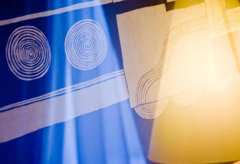 اتاق کلاسیک, Pomme D Or