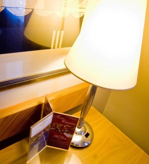 اتاق کلاسیک, Pomme D Or