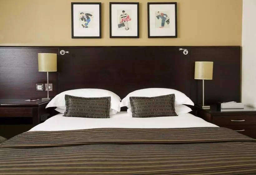 Executive-huone, Pomme D Or
