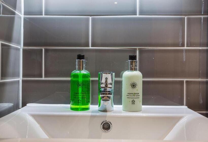 Standard Yhden Hengen Huone, The George Hotel, Dorchester On Thames, Oxfordshire