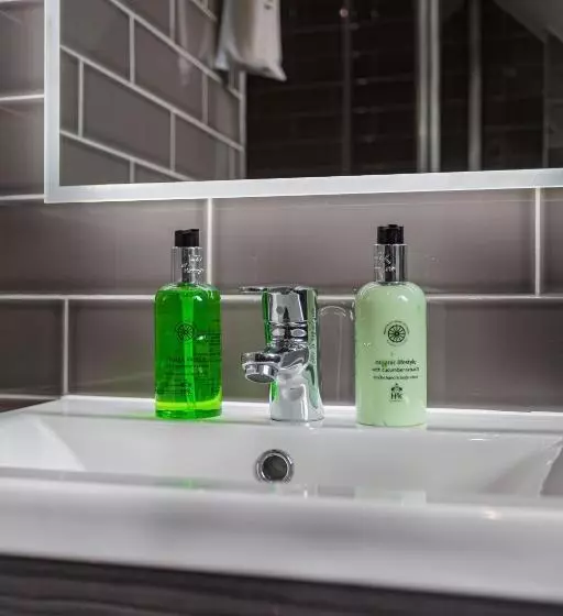 キングサイズベッドのスーペリアルーム, The George Hotel, Dorchester On Thames, Oxfordshire