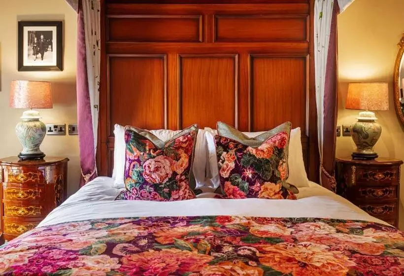 キングサイズベッドのスーペリアルーム, The George Hotel, Dorchester On Thames, Oxfordshire