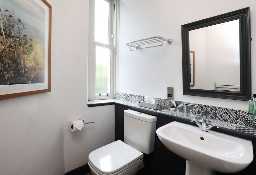 Номер Стандарт, The Harrogate Inn   The Inn Collection Group