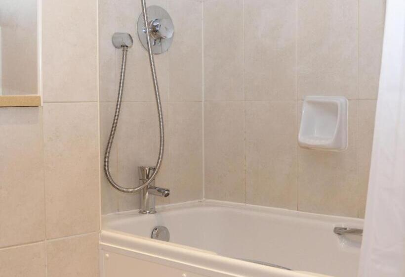 스탠다드 룸, The Waterloo