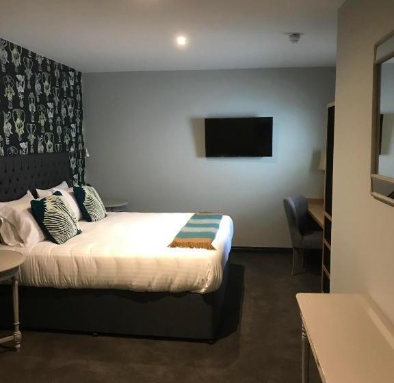 חדר משפחתי דלוקס, The White Horse