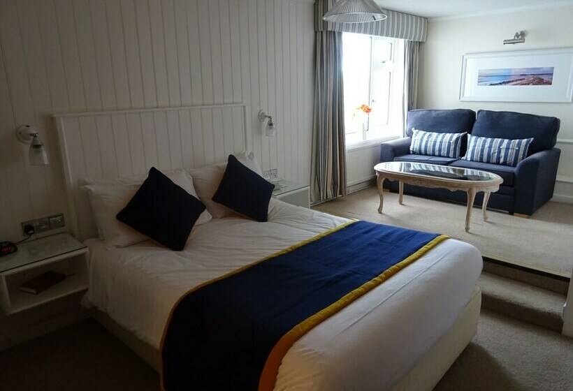 غرفة عائلية, Trearddur Bay