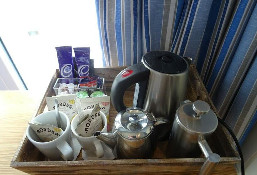 غرفة عائلية, Trearddur Bay