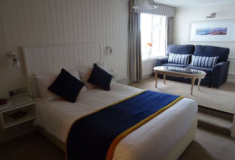 Семейный Номер, Trearddur Bay