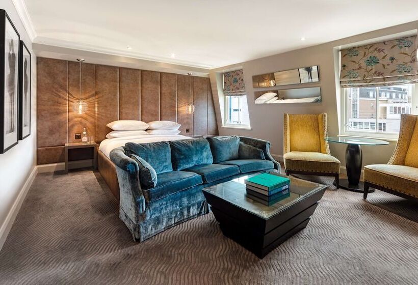 스탠다드 스튜디오, Radisson Blu Hotel, London Bloomsbury