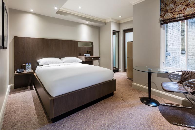 Номер Superior, Radisson Blu Hotel, London Bloomsbury