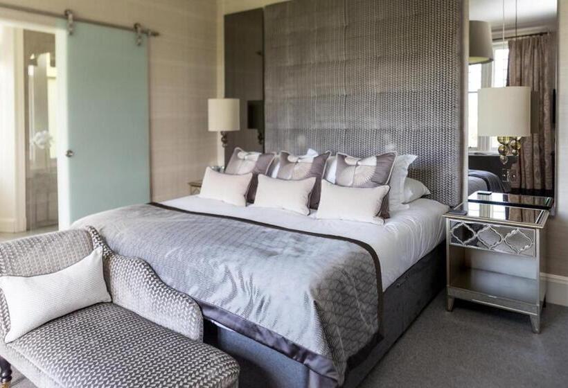 جناح جونيور, The Dowans Hotel Of Speyside