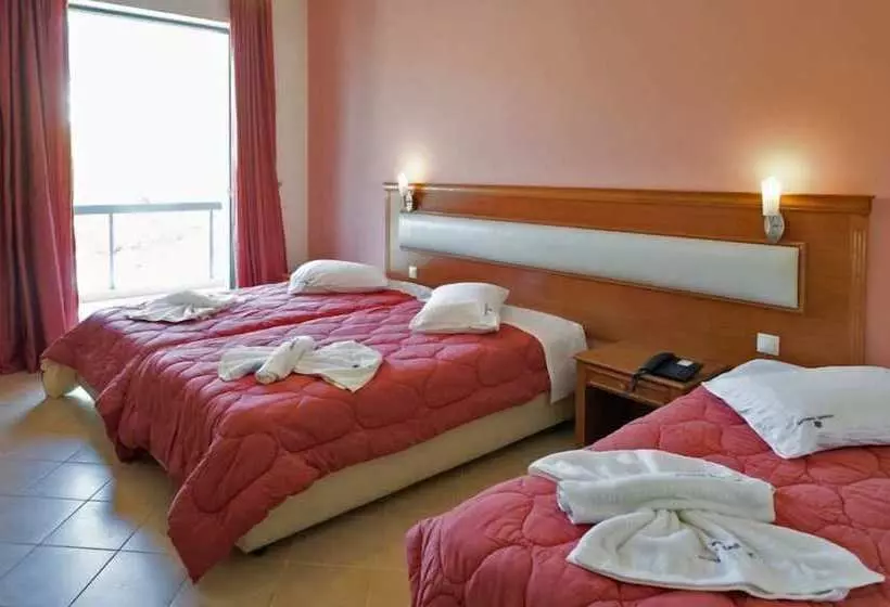スタンダードトリプルルーム, Acharnis Kavallari Hotel Suites