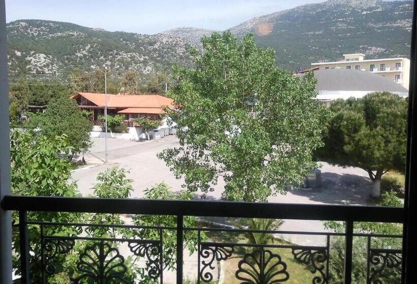 スタンダードトリプルルーム, Acharnis Kavallari Hotel Suites