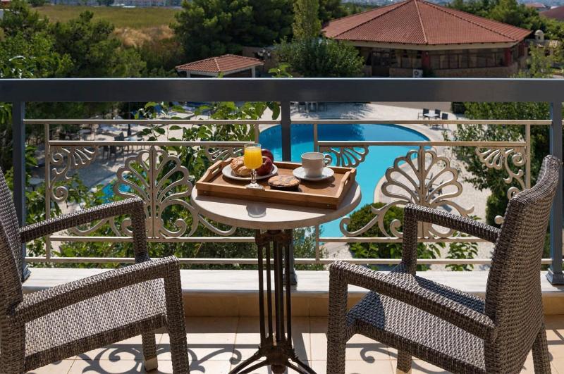 Люкс, Acharnis Kavallari Hotel Suites