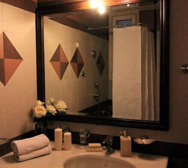 스탠다드 룸, Achillion