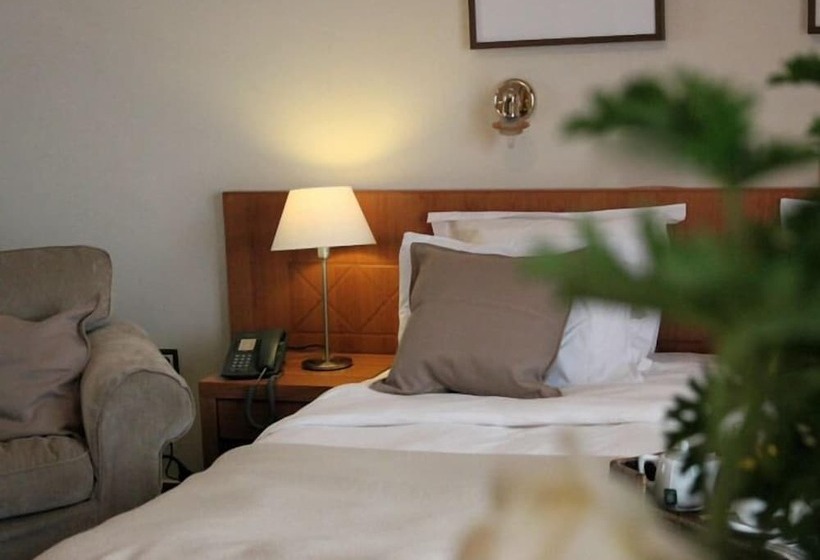 4인용 스탠다드 룸, Achillion