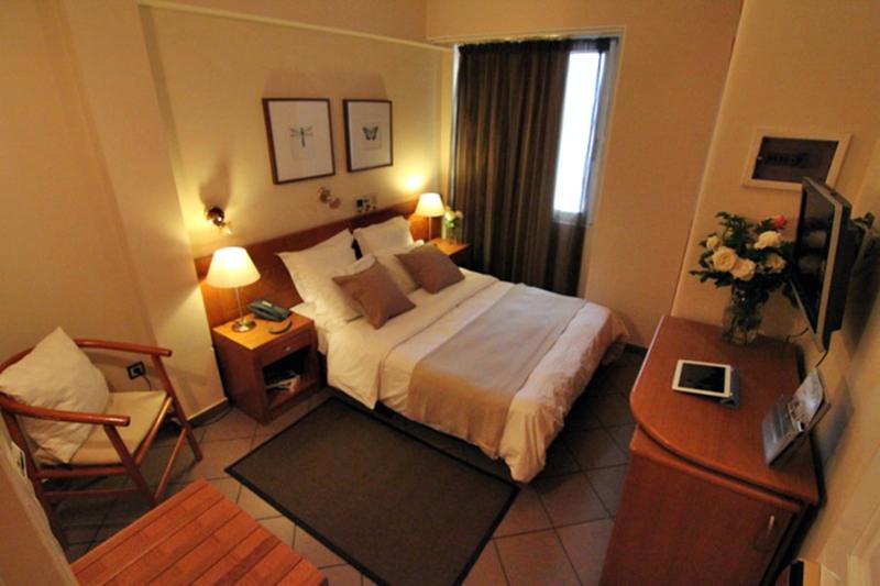 스탠다드 싱글 룸, Achillion