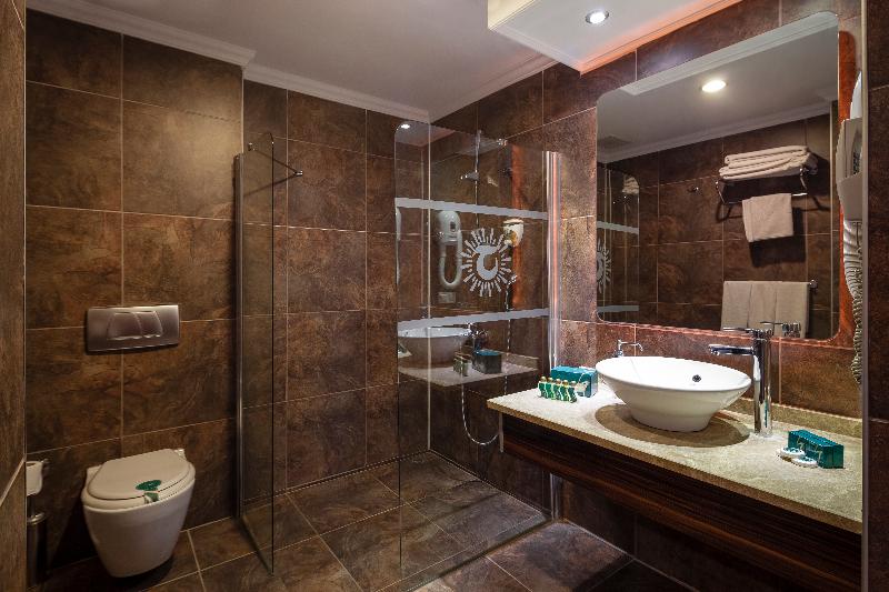 수피리어 룸, Achillion