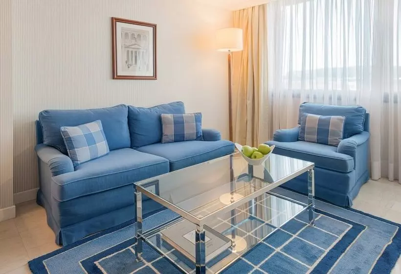 クラブルーム, Athenaeum Intercontinental, An Ihg
