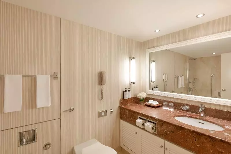 クラブルーム, Athenaeum Intercontinental, An Ihg