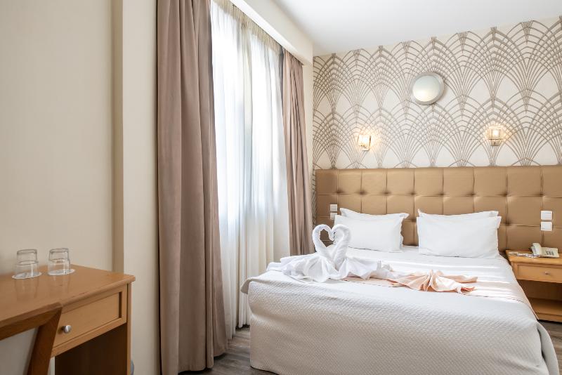 标准单人间, Athens Golden City