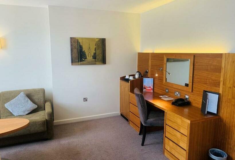 Suite, Blakemore Hyde Park