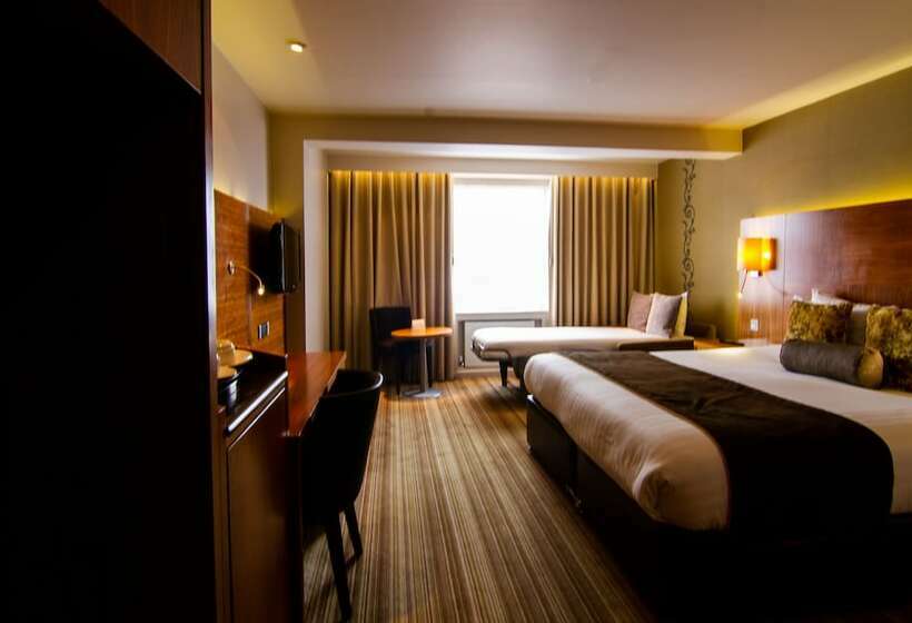 Standard Triple Room, Blakemore Hyde Park