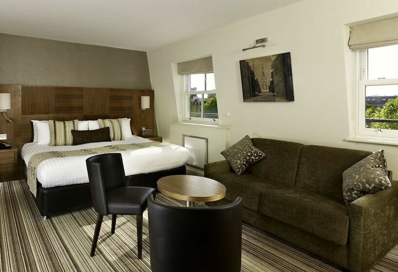 Standard Triple Room, Blakemore Hyde Park