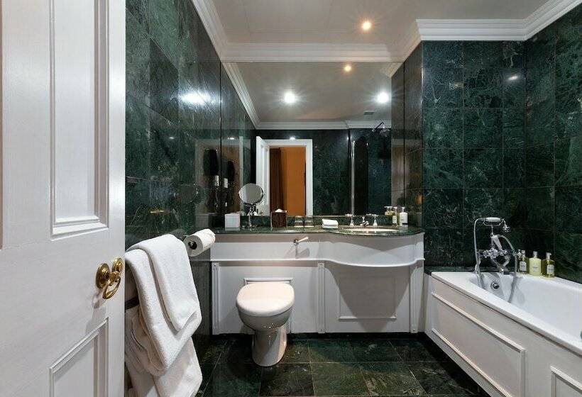 标准间, Dukes London