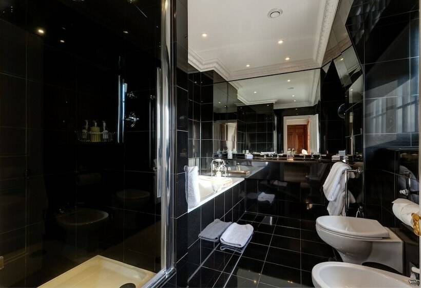 デラックススイート, Dukes London