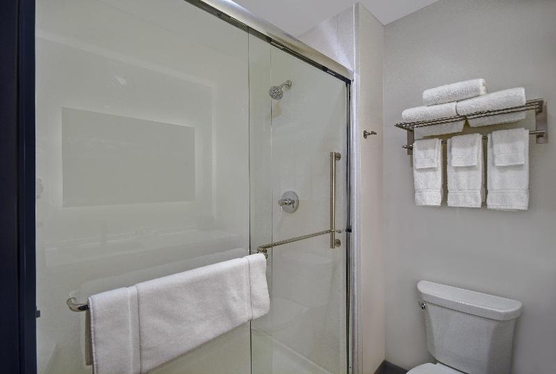 标准间, Dukes London