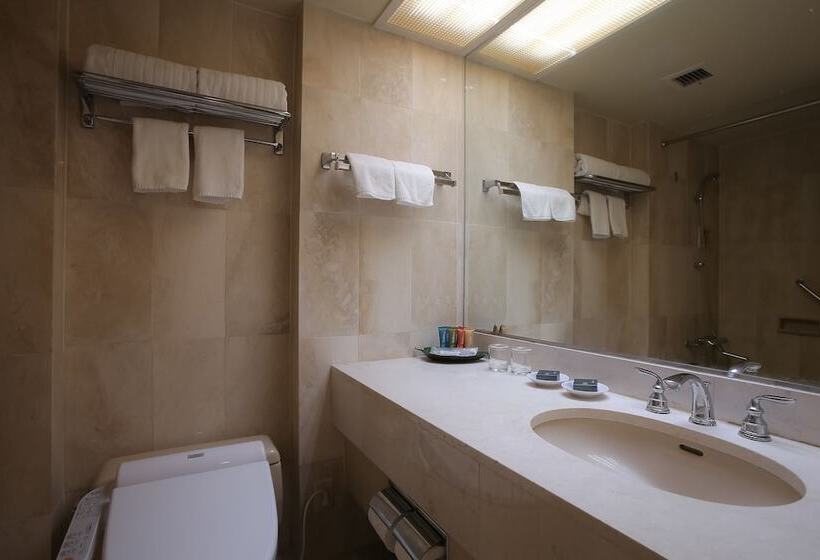 سوئیت کلاسیک, Guam Reef