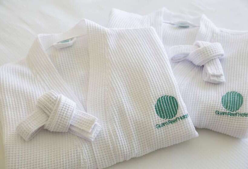 سوییت با چشمانداز دریا, Guam Reef