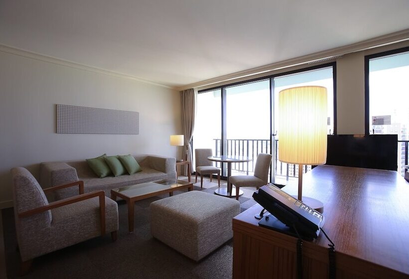 سوییت با چشمانداز دریا, Guam Reef