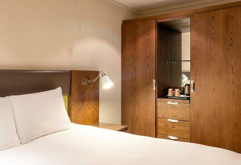 Номер Superior, Hilton London Metropole