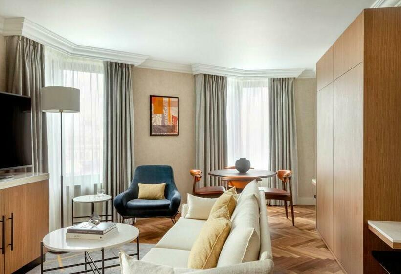 Люкс, Hilton London Metropole