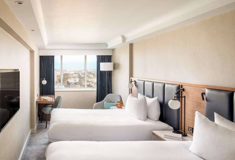 Номер Стандарт, Hilton London Metropole