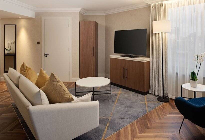 Люкс, Hilton London Metropole