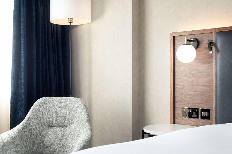 Номер Стандарт, Hilton London Metropole