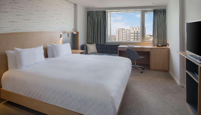 Номер Deluxe Кровать Кинг, Hilton London Metropole
