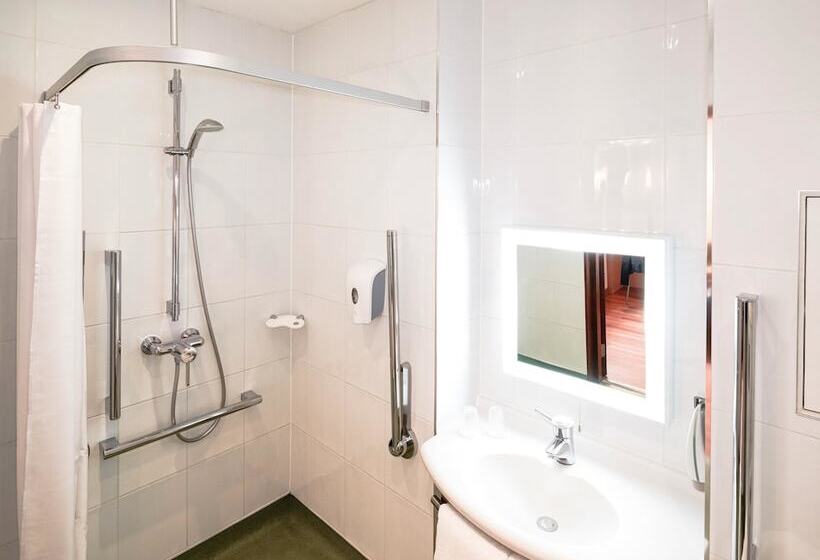 家庭间, Ibis London Greenwich