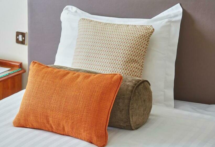 Standard Triple Room, Lancaster Gate