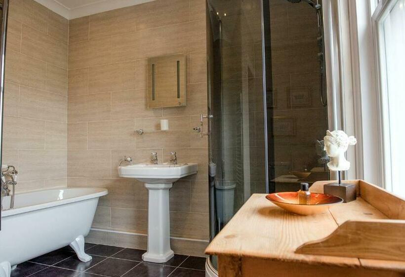 غرفة قياسية, Mynd House