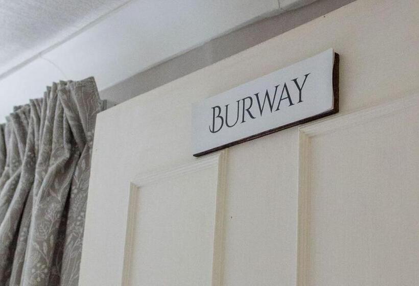 غرفة قياسية فردية, Mynd House