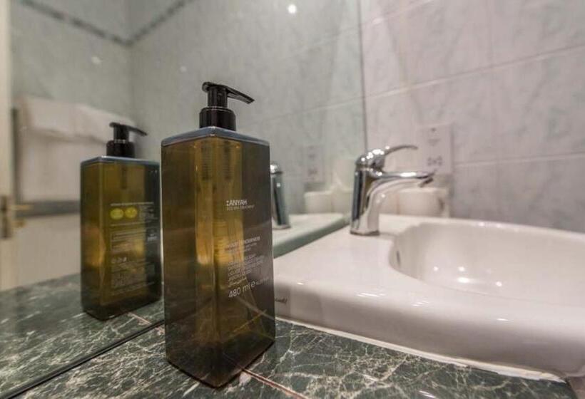 חדר יחיד קלאסי, Nethybridge