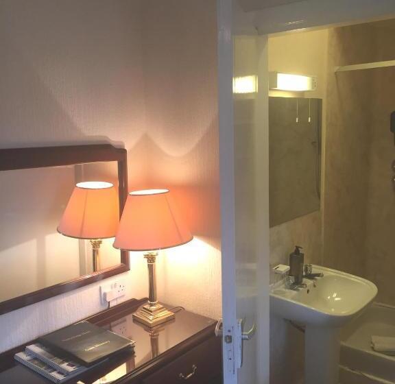 חדר יחיד קלאסי, Nethybridge